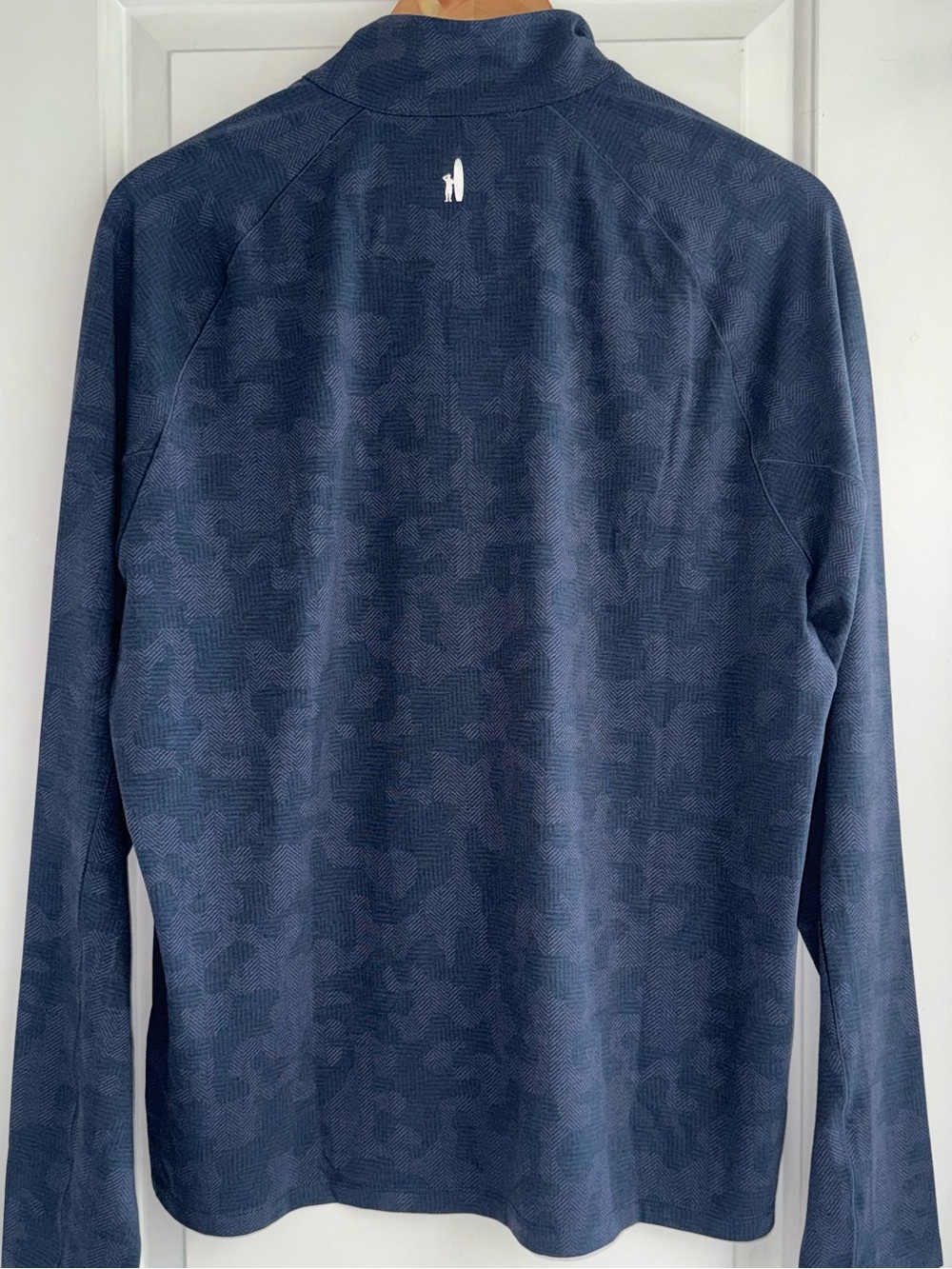 johnnie-O NWT “Viktor" Performance 1/4 Zip Pullover in Navy Chevron Camo - Picture 4 of 11
